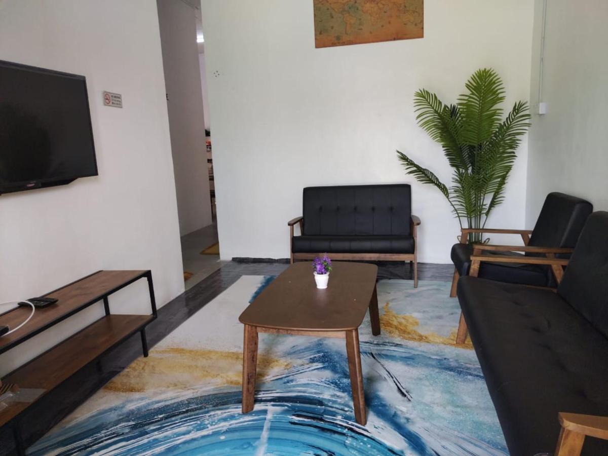Homestay Embah Ros & Embah Lek Hutan Melintang Εξωτερικό φωτογραφία