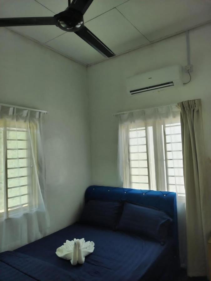 Homestay Embah Ros & Embah Lek Hutan Melintang Εξωτερικό φωτογραφία